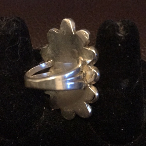 Substantial size turquoise and sterling native ring. - Picture 3 of 4